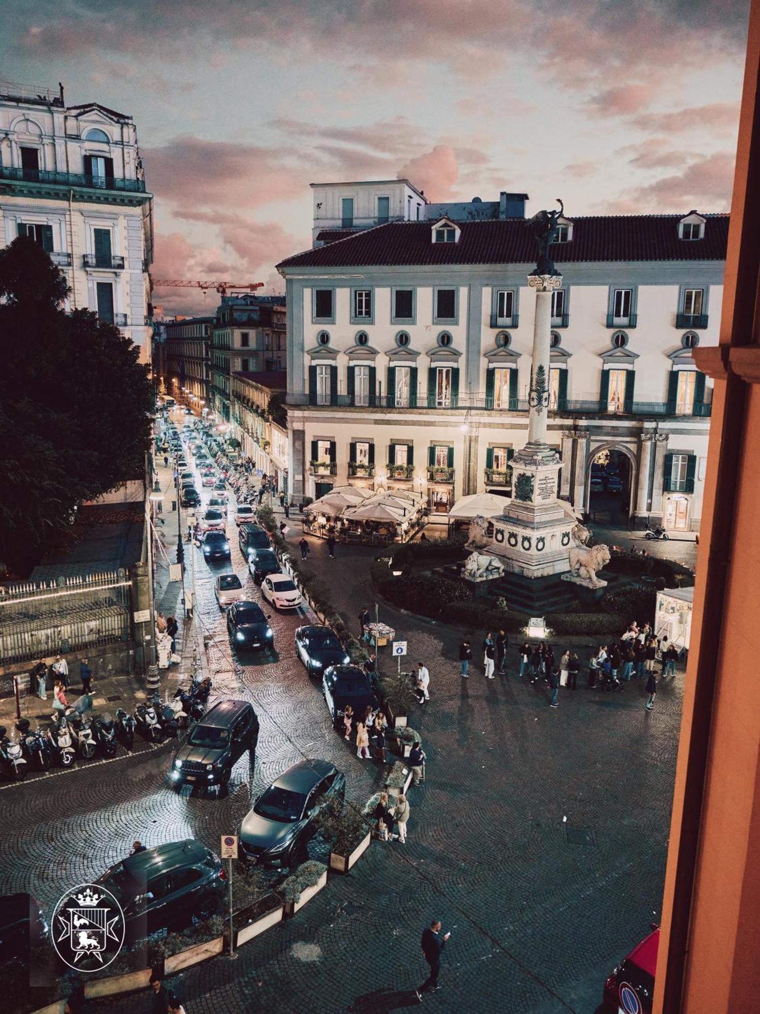 Vista Piazza Dei Martiri Bed & Breakfast Napoli Dış mekan fotoğraf